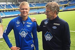 莫里斯首秀8分4助！主帅：他太久没打球了 他是我们需要的球员（莫里斯处子秀8分4助，主帅：久未上场但正是球队所需）