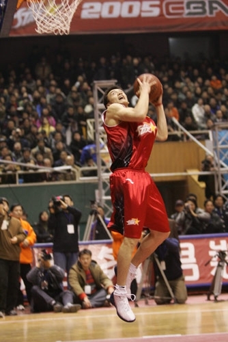 英女足主帅：比赛相对轻松，开场后花了一两分钟来适应中国队（英女足主帅：比赛较轻松，开场一两分钟便适应中国队）