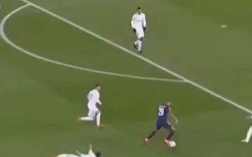 拜仁对阵圣保利全场3次射门中柱：卡尔2次、凯恩1次（拜仁战圣保利三次中柱：卡尔两次、凯恩一次）