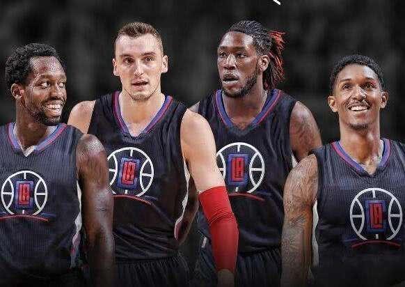 阿斯：皇马更衣室重回团结，阿隆索重获球队支持（阿斯：皇马内部再度凝聚，阿隆索获全队力挺）