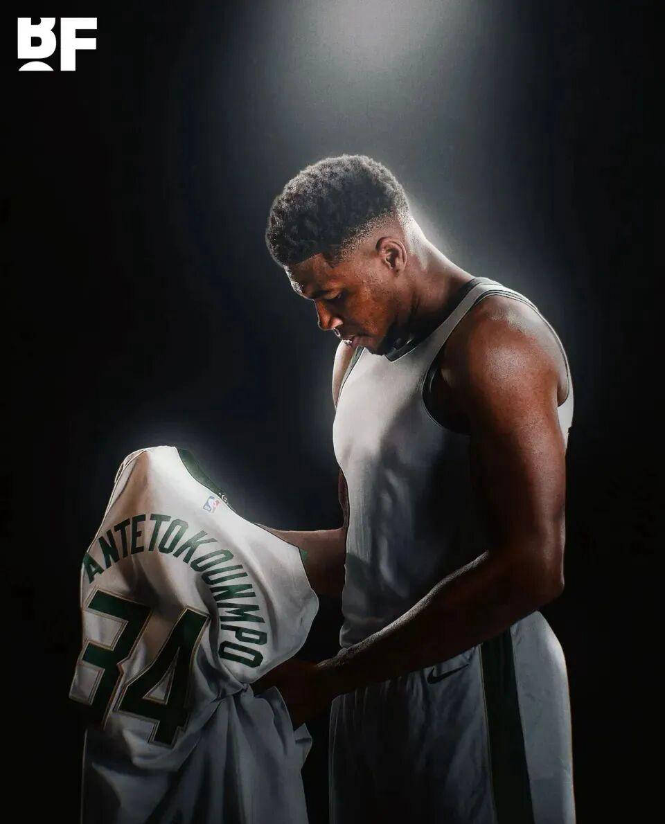 弗兰克：我和保罗之间渊源颇深，这不是一次简单的沟通（弗兰克：与保罗渊源已久，此次交流并非寻常）