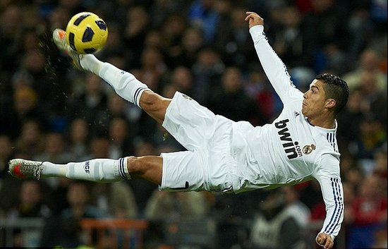 中超官方发2025赛季前四排名走势图：榜首共12次易主（中超官方公布2025赛季前四名走势：榜首易主12次）