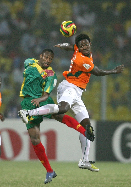 维多利亚面对马德里在圣马梅斯：阿诺德和卡马万加受伤（圣马梅斯之战：维多利亚对阵马德里，阿诺德与卡马万加因伤缺阵）