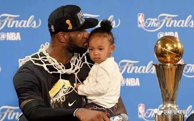 18岁新秀王洪泽CBA首秀获赞成熟如28岁（18岁新星王洪泽CBA处子战表现老练，被赞宛如28岁）